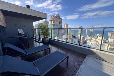 Apartamento &agrave; venda - 175m&sup2; - Meia Praia