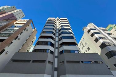 Apartamento &agrave; venda - 137m&sup2; - Centro