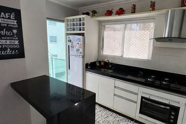 Apartamento &agrave; venda - 85m&sup2; - Meia Praia