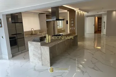 Apartamento &agrave; venda - 235m&sup2; - Meia Praia