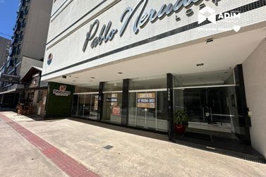 Sal&atilde;o Comercial para alugar - 209m&sup2; - Centro