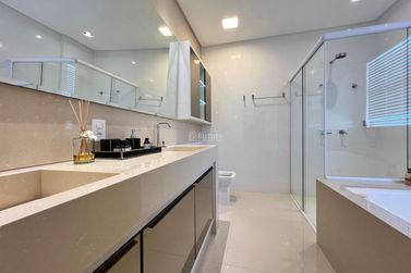 Apartamento &agrave; venda - 208m&sup2; - Meia Praia