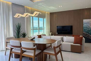 Apartamento &agrave; venda - 140m&sup2; - Meia Praia