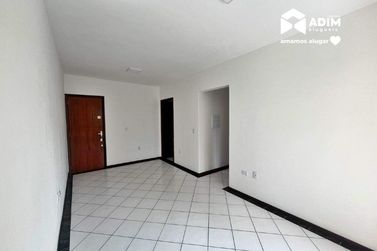 Apartamento para alugar - 60m&sup2; - Centro