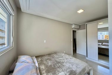 Apartamento &agrave; venda - 118m&sup2; - Meia Praia