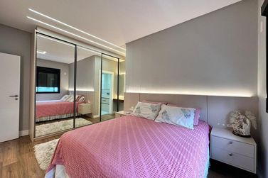 Apartamento &agrave; venda - 165m&sup2; - Meia Praia