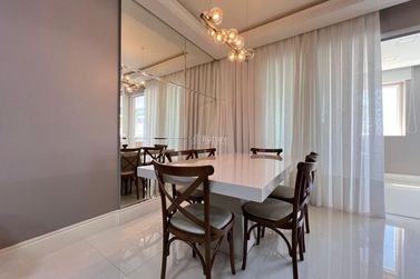 Apartamento &agrave; venda - 245m&sup2; - Centro