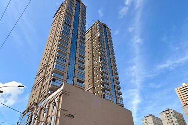 Apartamento &agrave; venda - 120m&sup2; - Centro