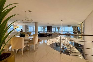 Apartamento &agrave; venda - 476m&sup2; - Meia Praia