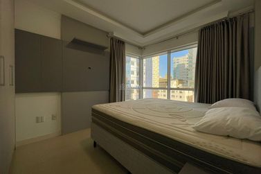 Apartamento &agrave; venda - 225m&sup2; - Meia Praia