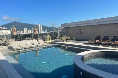 Apartamento &agrave; venda - 128m&sup2; - Meia Praia