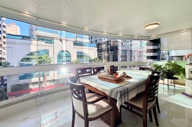 Apartamento &agrave; venda - 176m&sup2; - Meia Praia