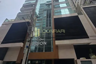 Apartamento &agrave; venda - 130m&sup2; - Meia Praia
