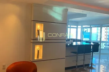 Apartamento &agrave; venda - 206m&sup2; - Meia Praia