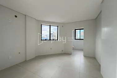 Apartamento &agrave; venda - 141m&sup2; - Meia Praia