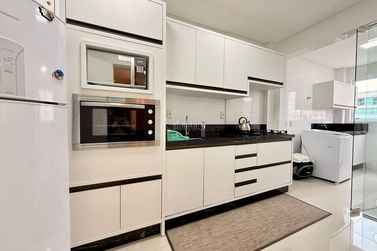Apartamento &agrave; venda - 120m&sup2; - Meia Praia