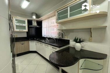Apartamento para alugar - 126m&sup2; - Centro