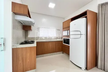 Apartamento &agrave; venda - 110m&sup2; - Meia Praia