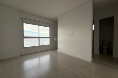 Apartamento &agrave; venda - 213m&sup2; - Meia Praia