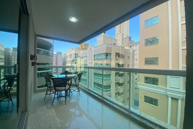 Apartamento &agrave; venda - 127m&sup2; - Meia Praia