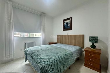 Apartamento &agrave; venda - 107m&sup2; - Meia Praia