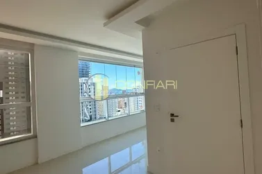 Apartamento &agrave; venda - 116m&sup2; - Meia Praia