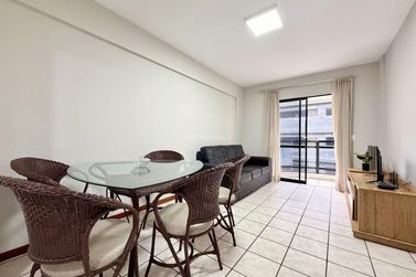 Apartamento &agrave; venda - 120m&sup2; - Meia Praia