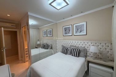 Apartamento &agrave; venda - 340m&sup2; - Meia Praia