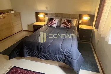 Apartamento para alugar - 212m&sup2; - meia praia