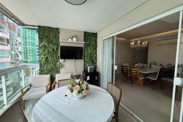 Apartamento &agrave; venda - 150m&sup2; - Meia Praia