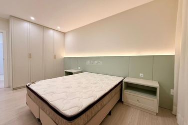 Apartamento &agrave; venda - 180m&sup2; - Meia Praia