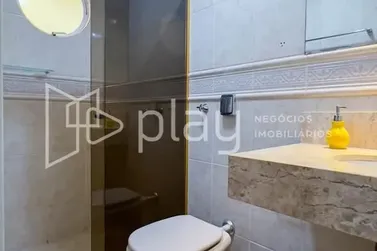 Apartamento &agrave; venda - 170m&sup2; - Meia Praia