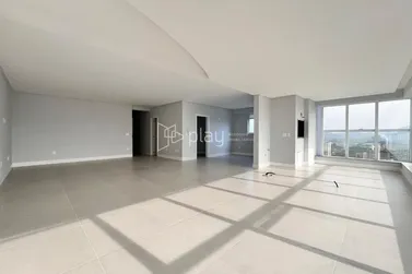Apartamento &agrave; venda - 190m&sup2; - Meia Praia