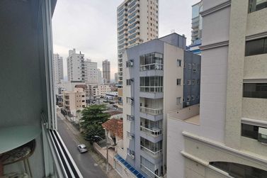 Apartamento &agrave; venda - 69m&sup2; - Meia Praia