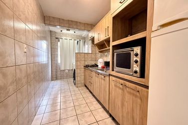Apartamento &agrave; venda - 77m&sup2; - Meia Praia