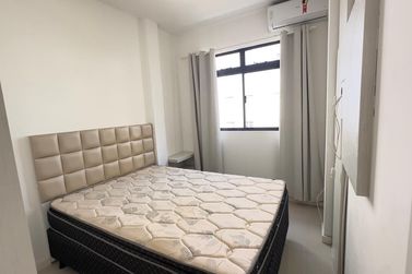 Apartamento para alugar - Meia Praia