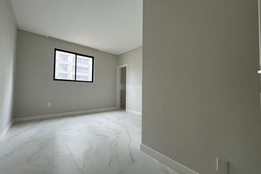 Apartamento &agrave; venda - 125m&sup2; - Meia Praia
