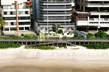 Apartamento &agrave; venda - 129m&sup2; - Meia Praia