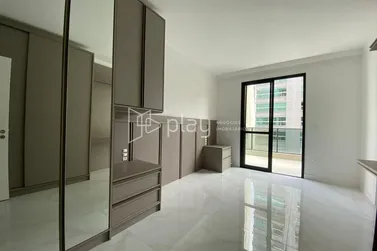 Apartamento &agrave; venda - 163m&sup2; - Meia Praia