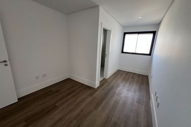Apartamento &agrave; venda - 185m&sup2; - Meia Praia