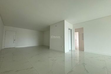 Apartamento &agrave; venda - 159m&sup2; - Meia Praia