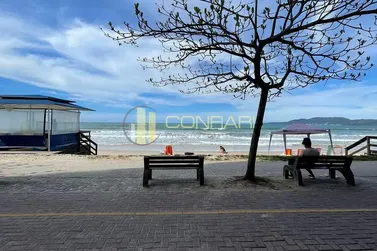 Apartamento para alugar - 94m&sup2; - Meia Praia