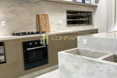 Apartamento &agrave; venda - 164m&sup2; - Meia Praia