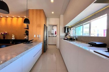 Apartamento &agrave; venda - 193m&sup2; - Meia Praia