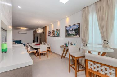 Apartamento &agrave; venda - 135m&sup2; - Meia Praia