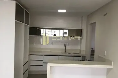 Apartamento &agrave; venda - 145m&sup2; - Meia Praia