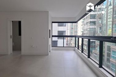 Apartamento para alugar - 132m&sup2; - Meia Praia