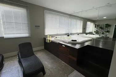 Apartamento &agrave; venda - 188m&sup2; - Meia Praia