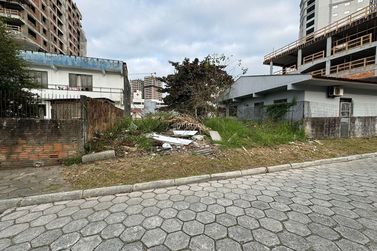 Terreno &agrave; venda - 261m&sup2; - Andorinha
