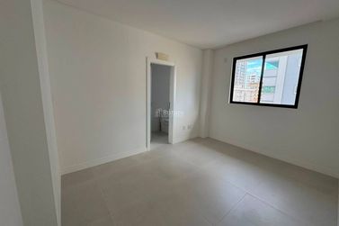Apartamento &agrave; venda - Meia Praia